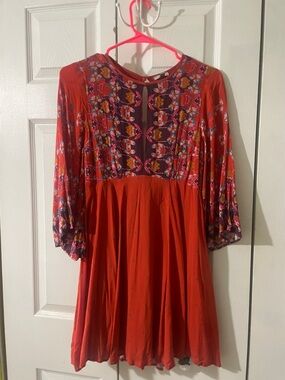 Ecote Coral Red Floral V-Neck Blouse